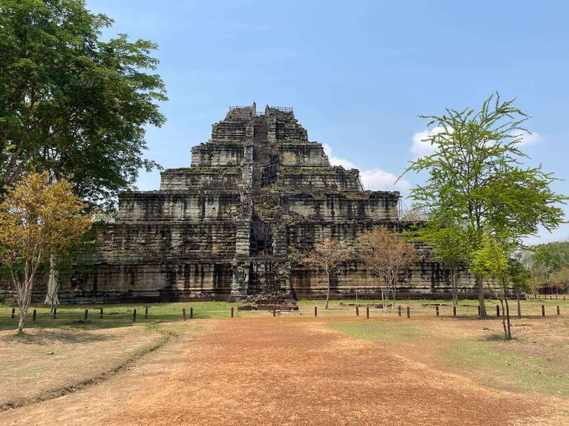 Koh Ker, Kulen Waterfall and Beng Mealea from Siem Reap - An early road to Phnom Kulen