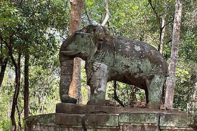 Koh Ker & Preah Vihear - Traveling with Vanra and Mr Buny