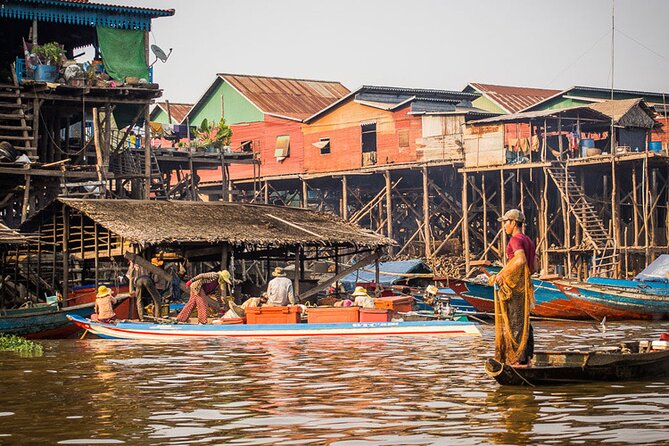 Kompong Khleang Floating Village from Siem Reap - A market stop before the boats