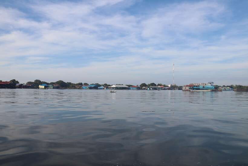 Kompong Khleang Floating Village: Full-Day from Siem Reap - The school visit and handing out supplies