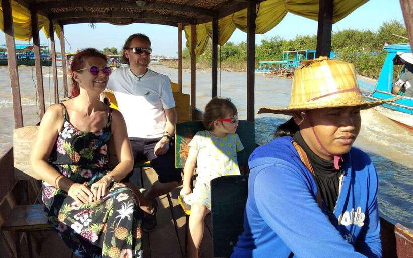 Kompong Kleang Floating Village Guide Tour from Siem Reap - What makes Kompong Kleang different from a quick photo stop