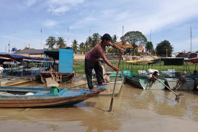Kompong Kleang Floating Village on the Tonle Sap Lake - Arriving at a village shaped by water
