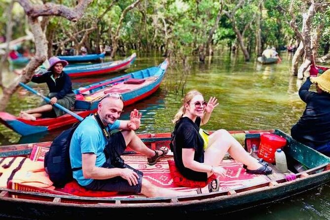 Kompong Phluk Floating Village Half-Day Tour ( Morning / Sunset ) - Seeing Kompong Phluk from the main boat