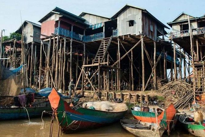 Kompong Phluk Floating village & Mangrove forest cruise - The local market adds a useful stop