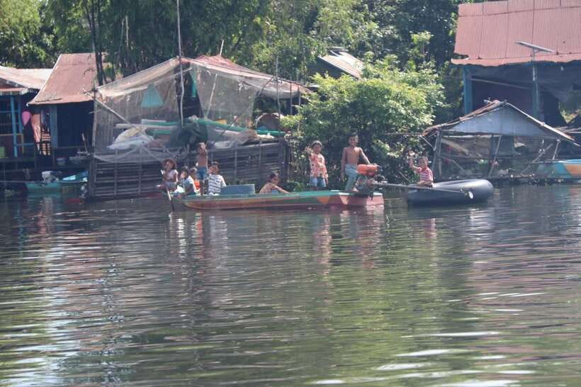 Kompong Phluk Floating Village Tour from Siem Reap - From Siem Reap rice fields to the Tonlé Sap shore