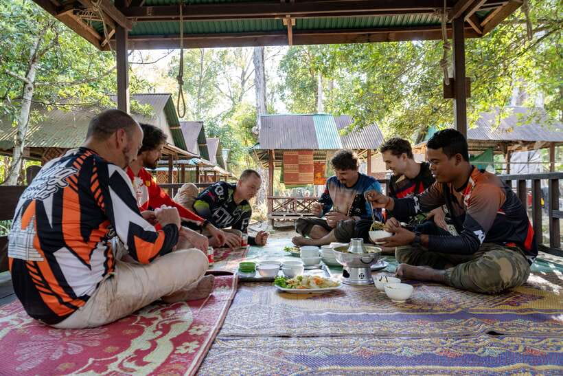 Krong Siem Reap: Kulen Mountain Trails Dirt Bike Adventure - Preah Ang Thom and the giant reclining Buddha