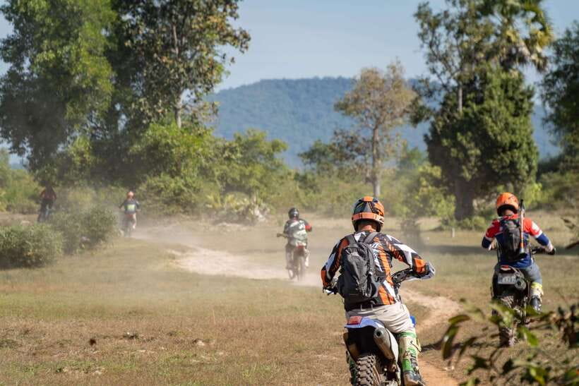 Krong Siem Reap: Kulen Mountain Trails Dirt Bike Adventure - Lunch, local food, and the waterfall