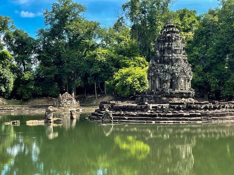 Kulen Mountain, Beng Mealea and Banteay Srei Full Day Tour - Banteay Srei rewards a slow look