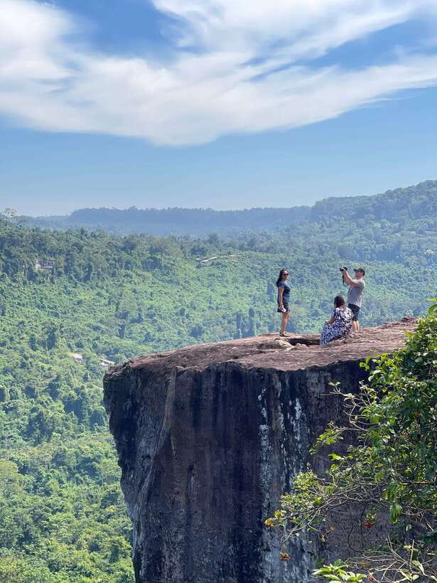 Kulen Waterfall Day Tour with Snacks Small-Group - Kulen Waterfall: the day’s refreshing centerpiece