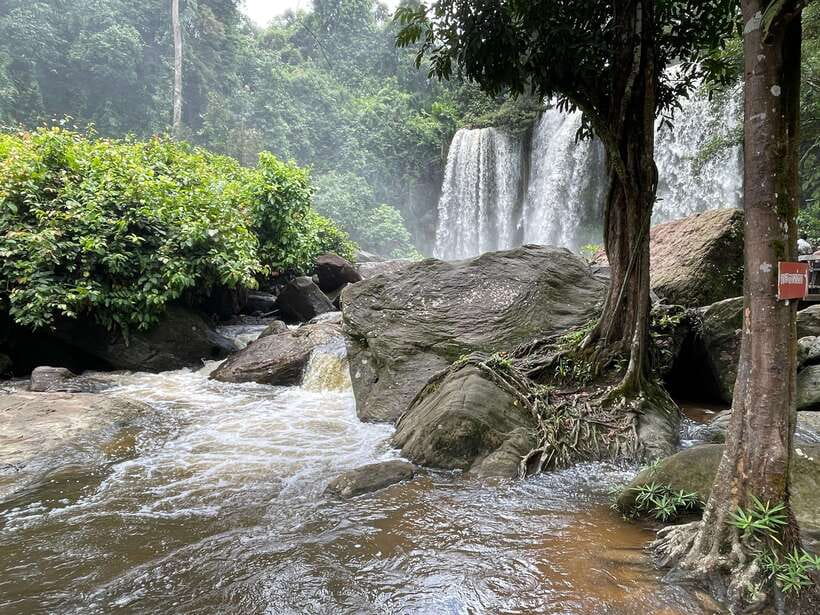 Kulen Waterfall Day Tour with Snacks Small-Group - Preah Dak Village and a taste of local life