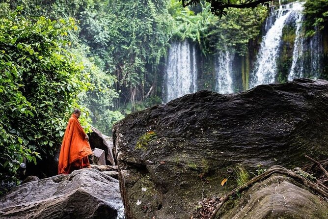 Kulen Waterfall Join-in Tour (local Picnic lunch) - Preah Ang Thom and the giant reclining Buddha