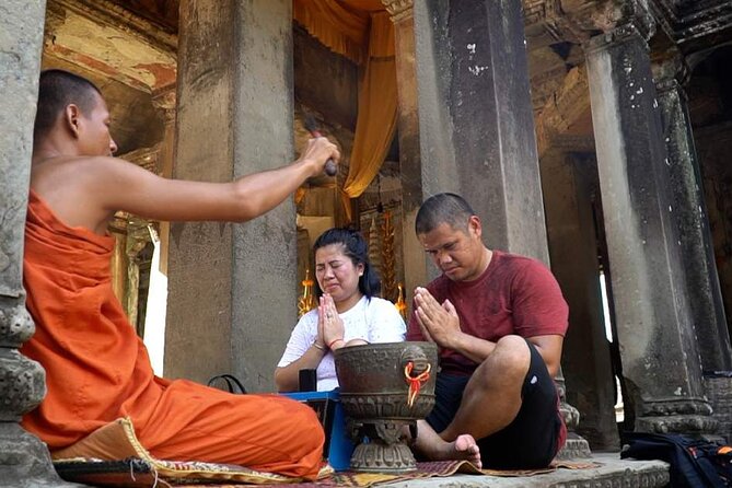 Monk Blessing Ceremony - What Happens at Wat Porkrom