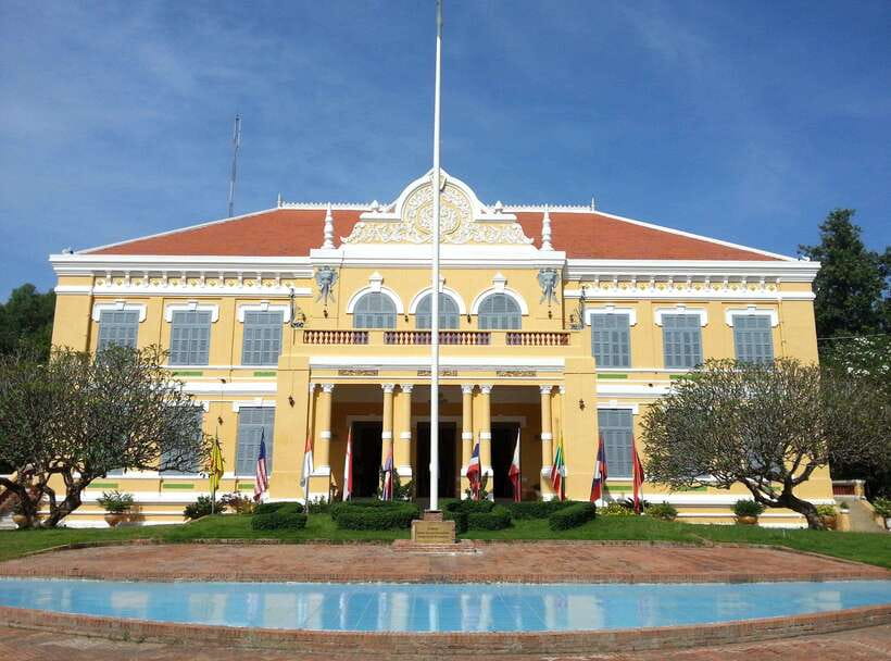 Morning Tuk tuk: City, Handicrafts, Killing field, Temples - Key points to know before you book