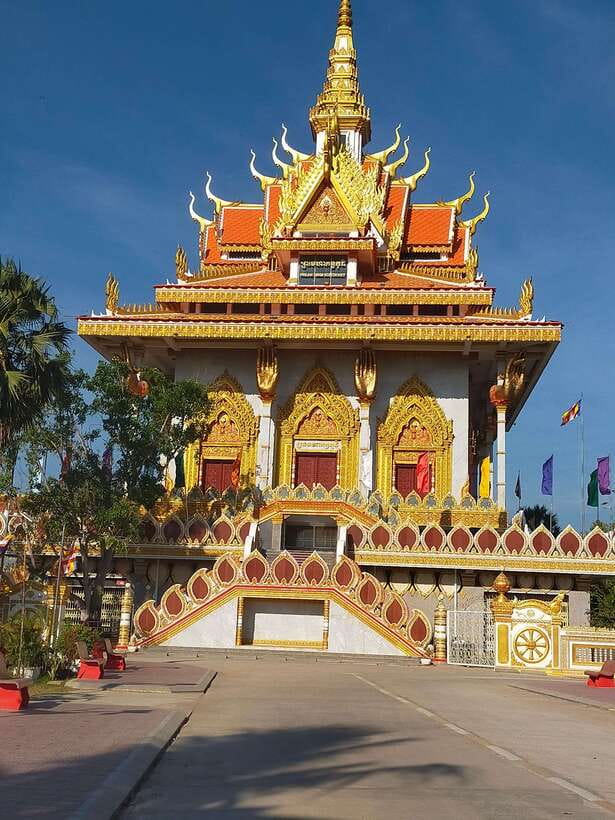 Morning Tuk tuk: City, Handicrafts, Killing field, Temples - Rice paper and the work behind spring rolls