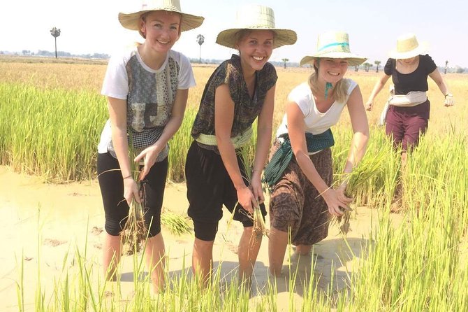 NhumBai, The Village Experience - Cooking lunch in a Cambodian home-style setting