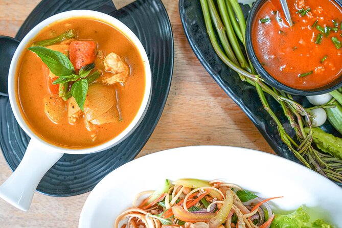 Old Siem Reap Sunset Food Tour by Tuk-Tuk - Key points at a glance