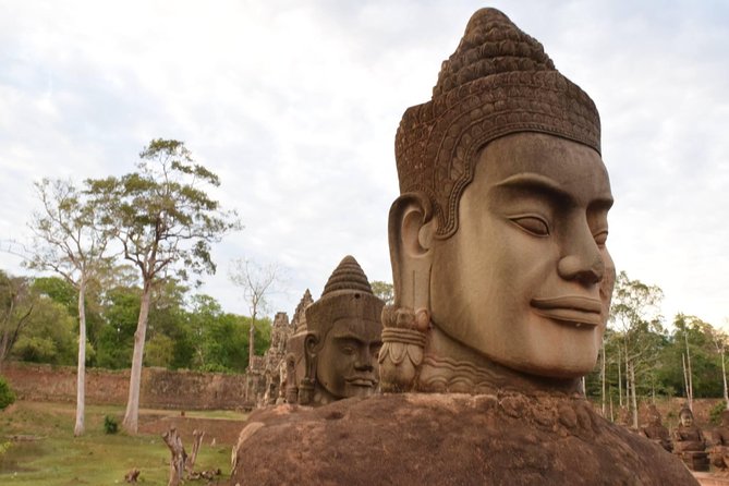 One day normal Angkor tour - Lunch, water, and handling the heat