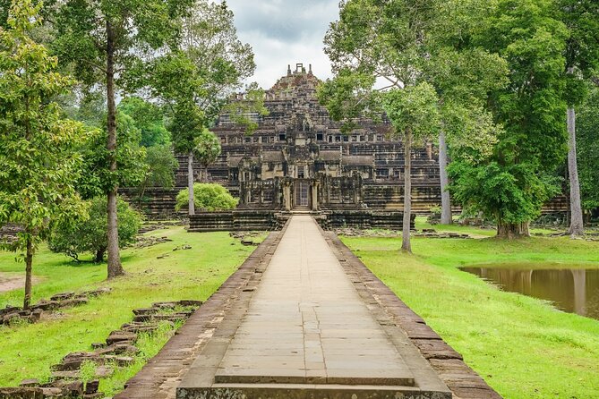 One Day Private Guide Tour of Angkor Thom, Bayon, Ta Phrom & Angkor Wat - The Elephants and Leper King terraces