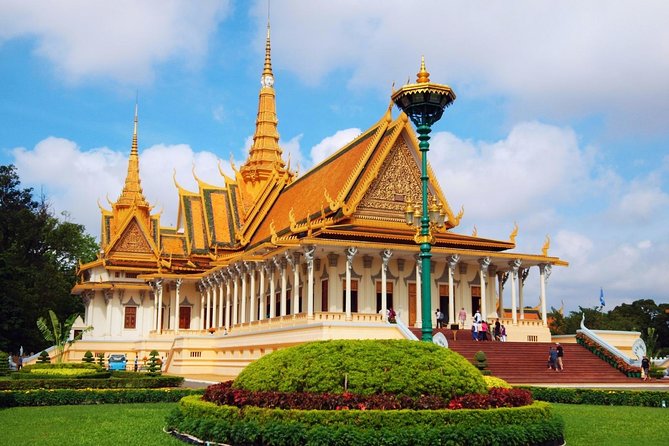 One Day Private Guide Tours History in Phnom Penh Incl. admission - Wat Phnom, the city’s namesake hill