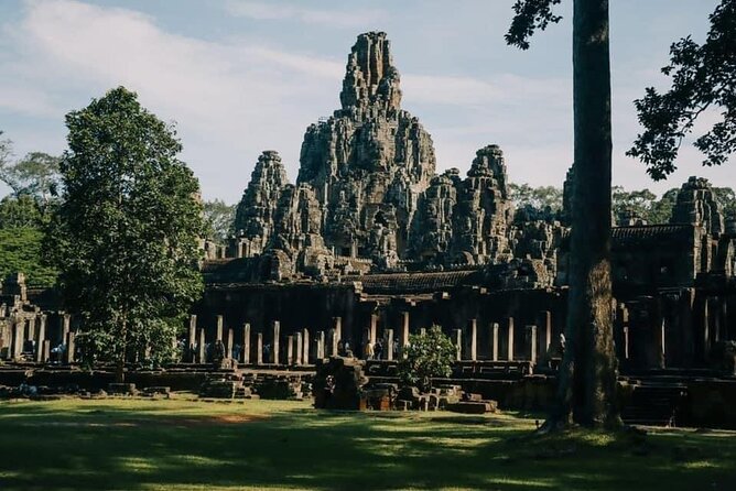 One Full Day Private tour of Angkor Wat, Ta Prohm, Angkor Thom & Banteay Srie - Banteay Srei’s small scale and fine carving