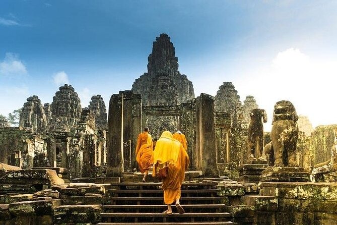 One Full Day Private tour of Angkor Wat, Ta Prohm, Angkor Thom & Banteay Srie - A private minivan, or a tuk-tuk if arranged