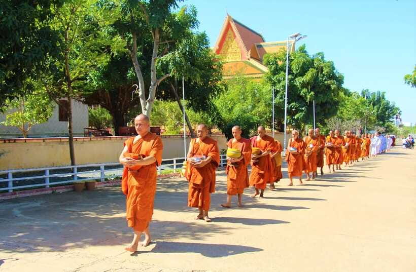 Oudong Mountain & Phnom Baset Private Tours from Phnom Penh - Sontte Wan offers a modern Buddhist view