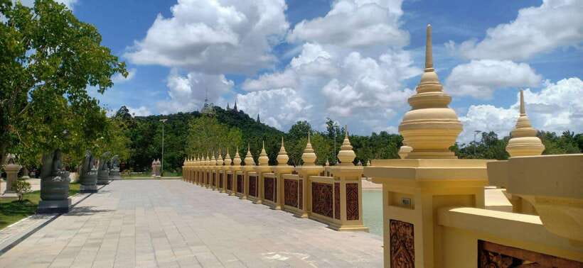 Oudong Mountain - Phnom Penh Former Capital Private Day Tour - A local market and Cambodia’s largest Buddhist centre