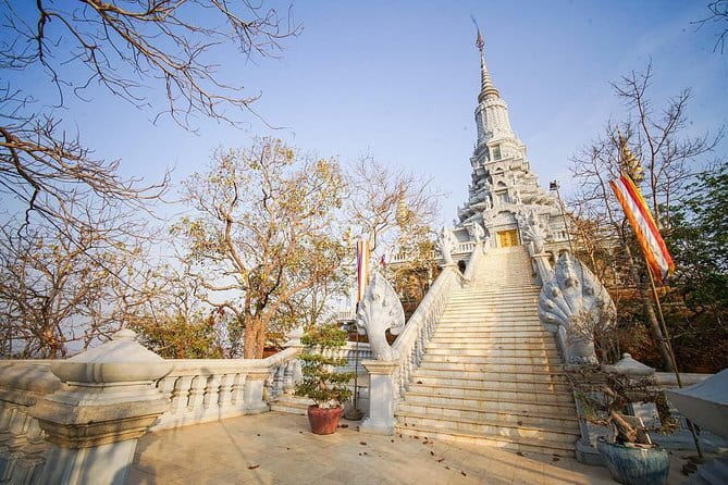 Oudong Temples & Phnom Prasith Private Tour from Phnom Penh - Phnom Praset and its eighth-century temple