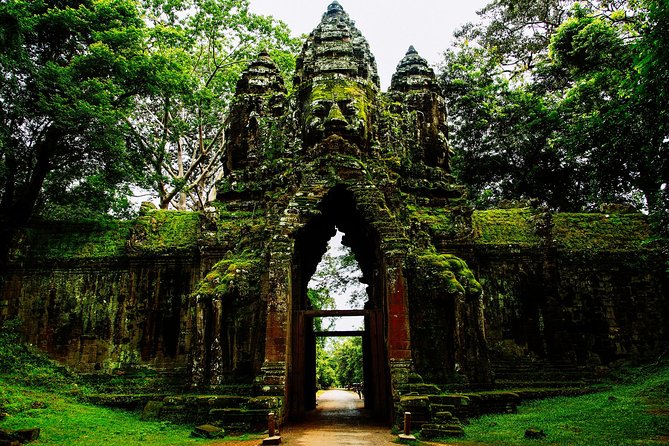 Personalised Angkor Wat Sunrise Tour by an air-conditioned car - Angkor Wat, two hours with the world-famous temple