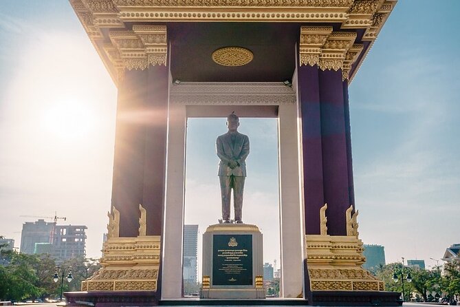 Phnom Pehn City Must See Highlight Guided Tour - Central Market and an ordinary side of Phnom Penh