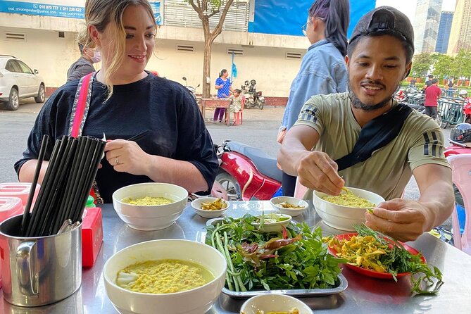 Phnom Penh Authentic Evening Food Tour 100% By Local - Samdach Pan Avenue brings curry and salad