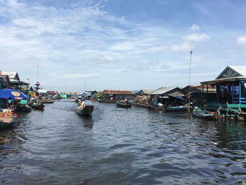 Phnom Penh - Battambang Transfer Plus Stop Sightseeing - Oudong Mountain and the former royal center