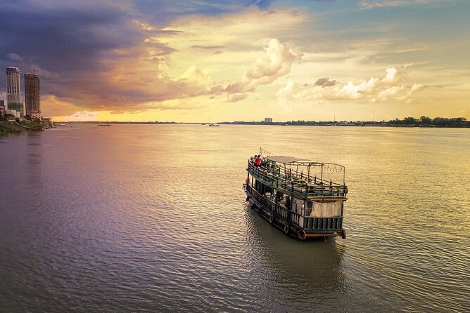 Phnom Penh Bike & Boat Sunset Tour / E-Bike Available - Start at 2:15 pm, ride at 2:30 pm