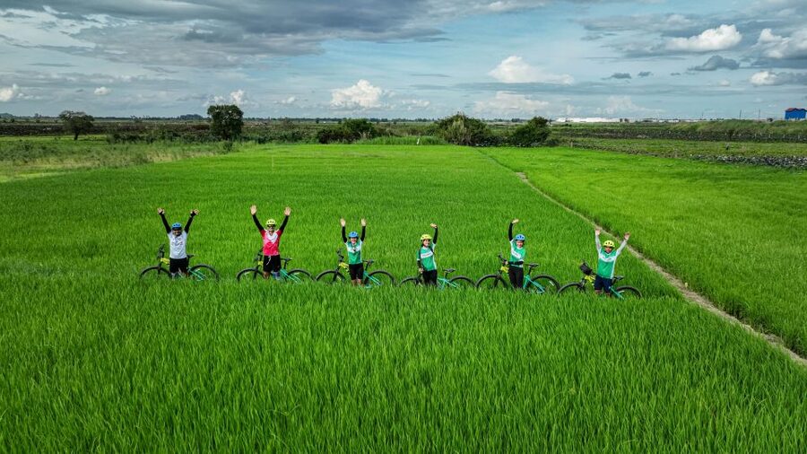 Phnom Penh: Bike & Boat Tour / E-Bike Available - Food, Drinks and What the $55 Covers