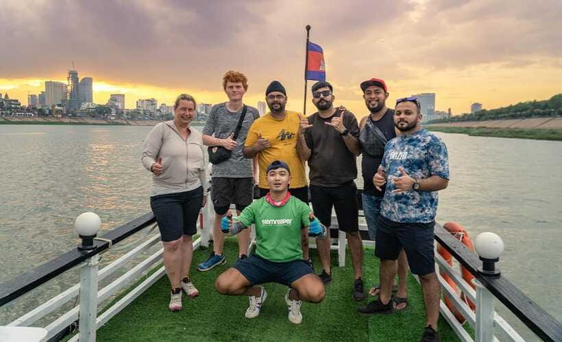 Phnom Penh: Bike & Boat Tour / E-Bike Available - Sisowath Riverside Park and the City’s Riverfront