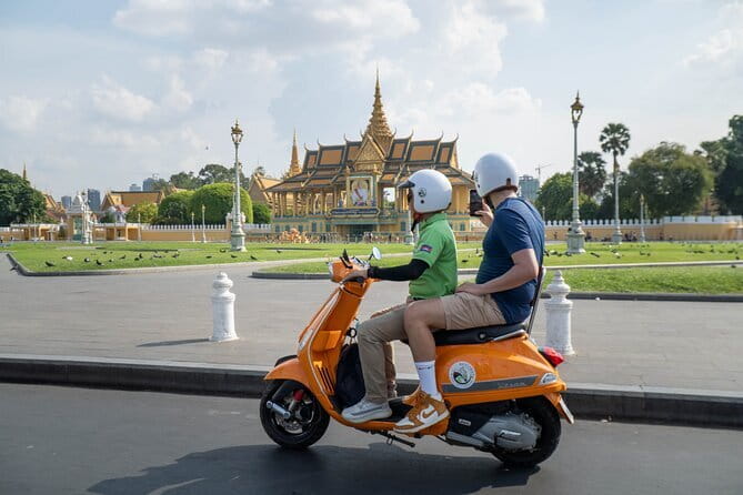 Phnom Penh: Highlights Tour Including National Museum - Key points at a glance