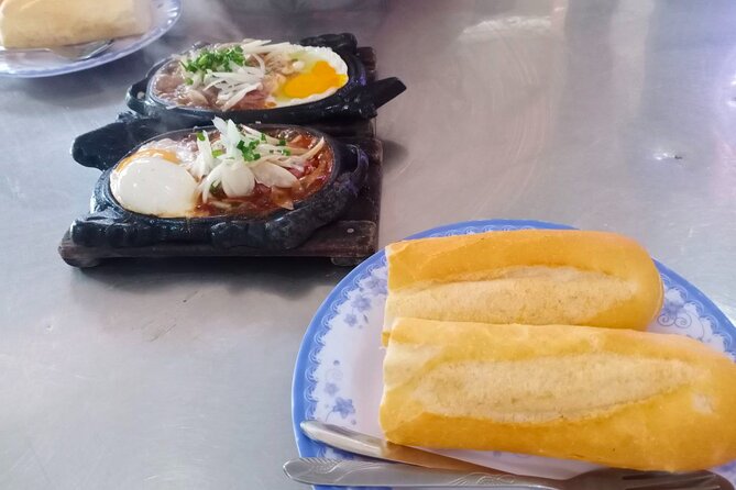 Phnom Penh Local Market & Morning Food Tour Include Drinks - Wat Phnom and the story of fresh noodles