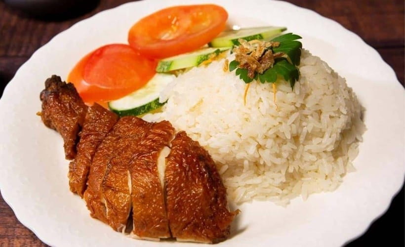 Phnom Penh: Morning Foodie, Market Walking & Street Art Tour - Wat Botum Park closes the food trail with coffee
