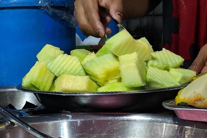 Phnom Penh Nightlife Street Food Tours - What this Phnom Penh food tour actually feels like