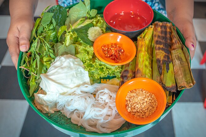 Phnom Penh’s Culinary Underground: Local Food Tour by Tuk-tuk - Sophath and the old comfort of Khmer curry noodles