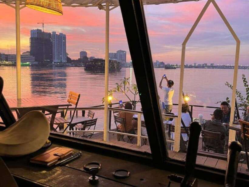 Phnom Penh: Sunset Cruise on Kanika Boat - Finding the riverside departure point