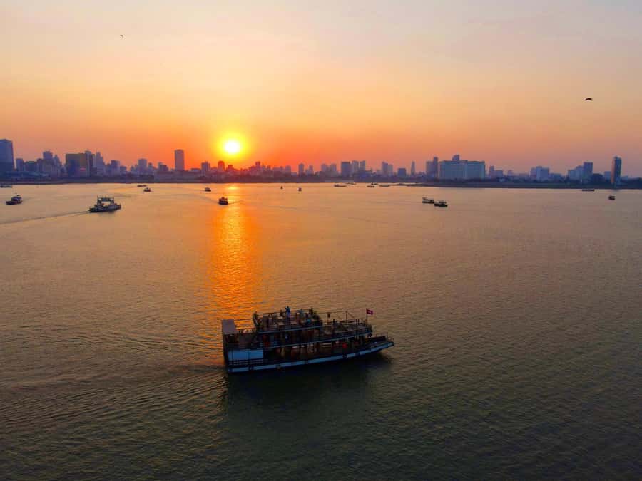 Phnom Penh: Sunset Cruise with Unlimited Beer &Fruit platter - Is unlimited beer really good value at $9?