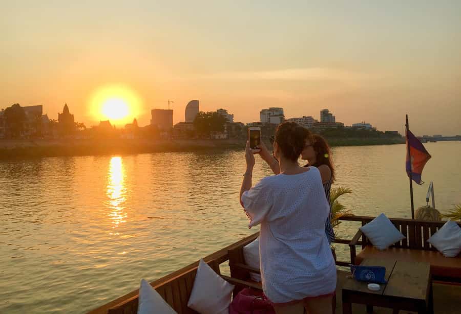 Phnom Penh: Sunset Cruise with Unlimited Beer &Fruit platter - Who should book this Phnom Penh sunset cruise?