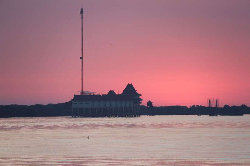 Phnom Penh to Siem Reap cruise/land tour (one way) - The Srey Oun silver workshop stop