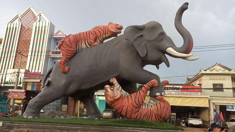 Phnom Penh to Siem Reap Through Cambodia’s Heartland - Practical details that shape the day
