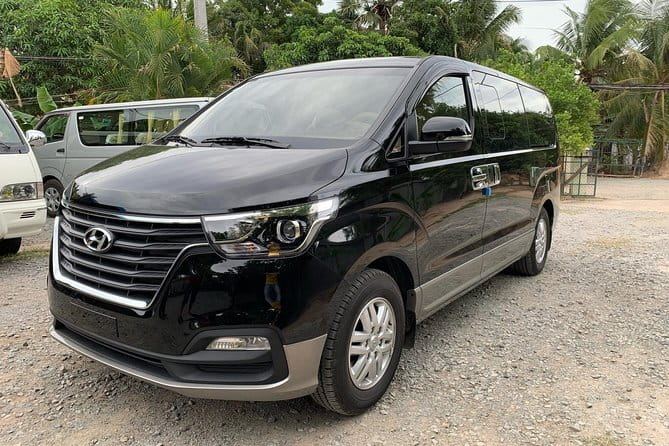 Phnom Penh to Sihanoukville by Private Car or Minivan - Driver service and communication