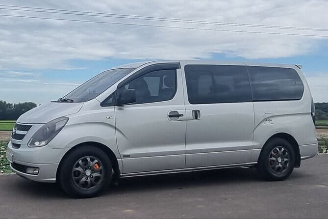 Phnom Penh to Sihanoukville Taxi - Safe & Private Car Transfer - Choosing between a sedan, van, and minivan