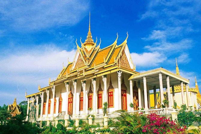 Phnom Penh Tours and Mekong River cruise - A full day that explains Phnom Penh from several angles