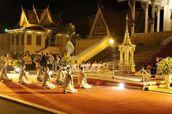 Phnom Penh Vital Discovery-Full Day Tour (Including all services) - Choeung Ek and Cambodia’s painful memory