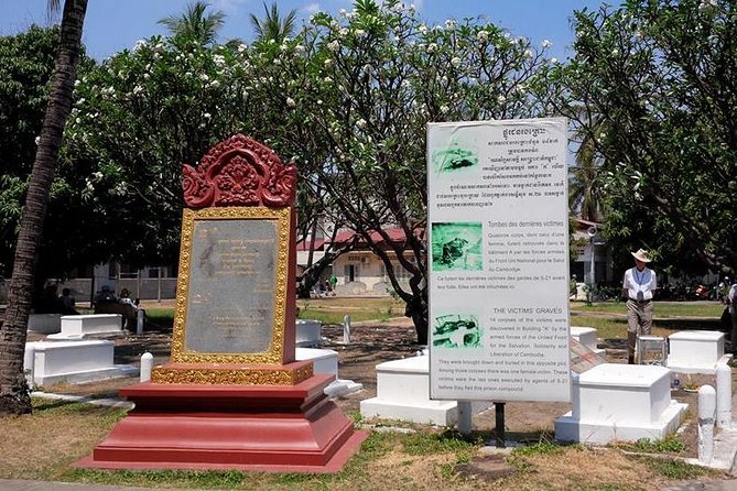 Phnom Penh Vital Discovery-Full Day Tour (Including all services) - Lunch at a local restaurant
